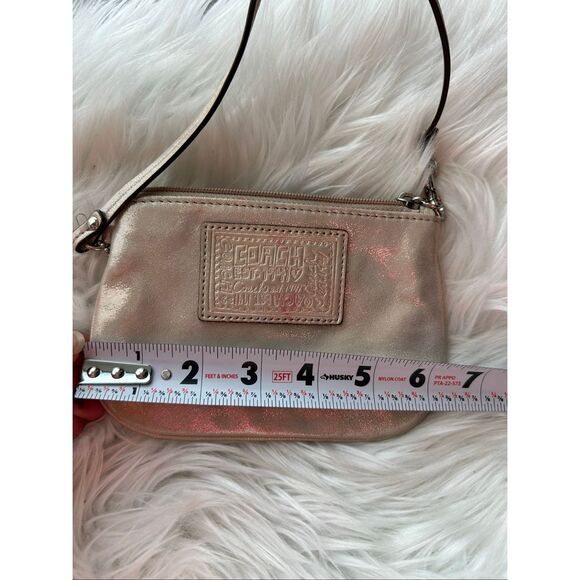 Coach Poppy Pearl Gold Metallic Wristlet Y2K - Picture 5 of 6